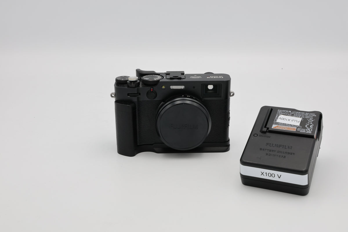 USED FUJIFILM X100V Black (#31A50310ACP)