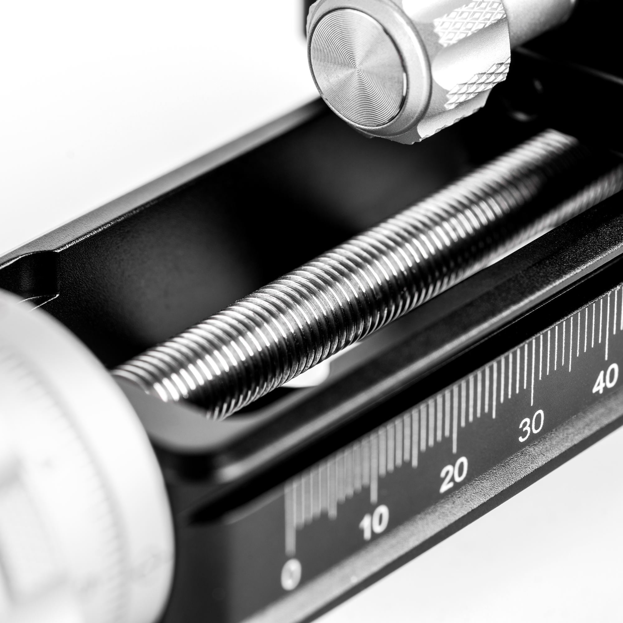 NiSi Macro Focusing Rail NM-180 with 360 Degree Rotating Clamp