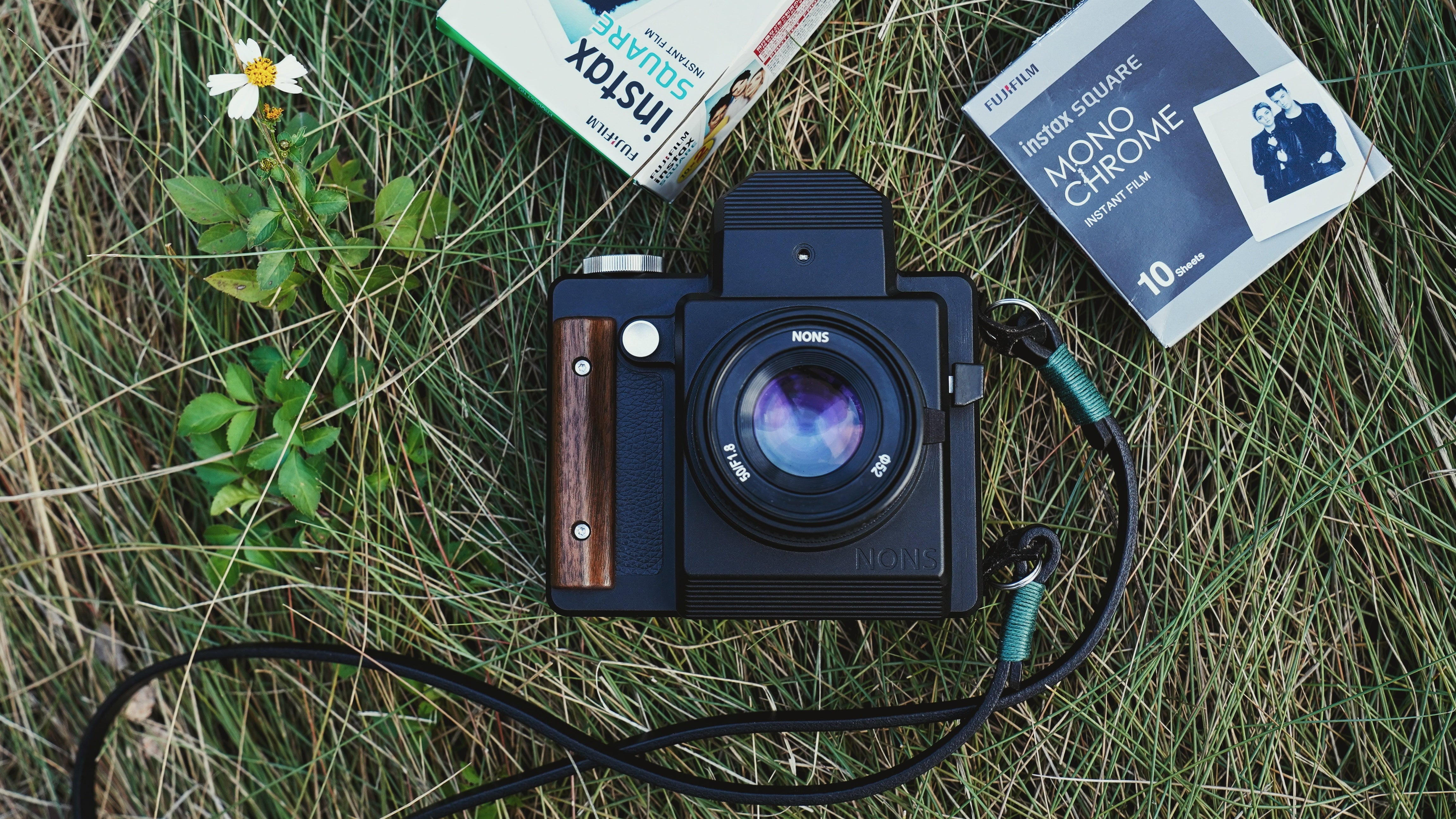 NONS SL660 Instax Square SLR (EF Mount)