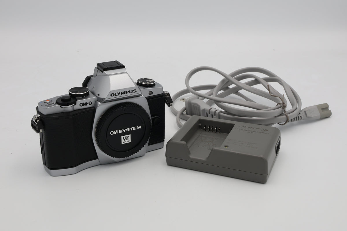 USED Olympus OMD E-M5 (#3202680ACP)
