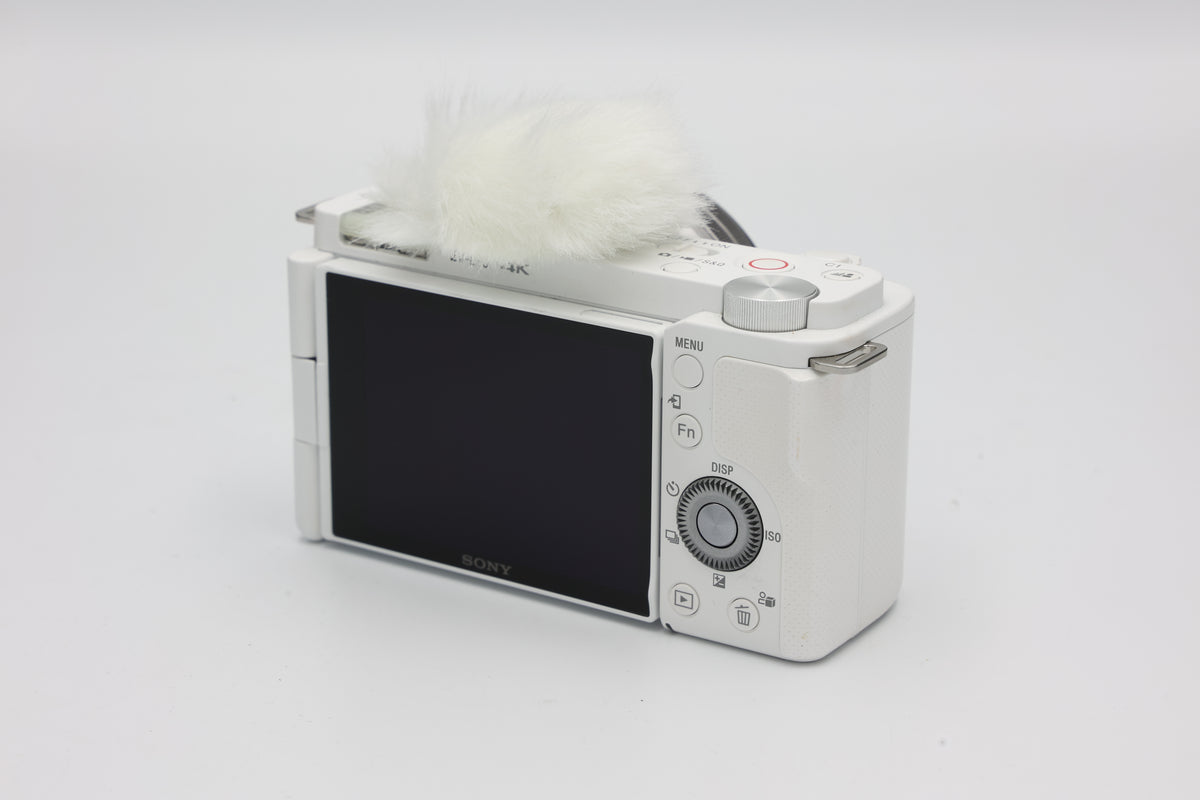 USED Sony ZV-E10 White w/ 16-50mm PZ OSS Lens (#6226182+1861292CACP)
