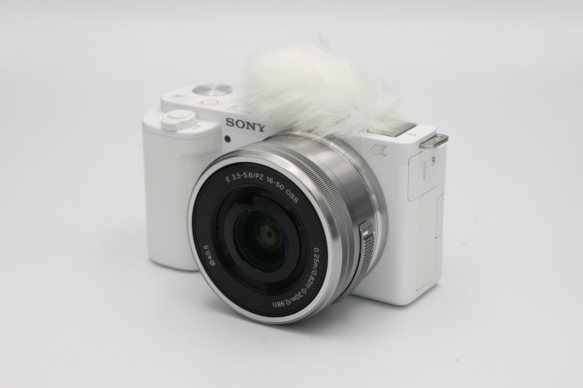 USED Sony ZV-E10 White w/ 16-50mm PZ OSS Lens (#6226182+1861292CACP)