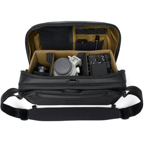 Nomatic McKinnon Camera Messenger 13L