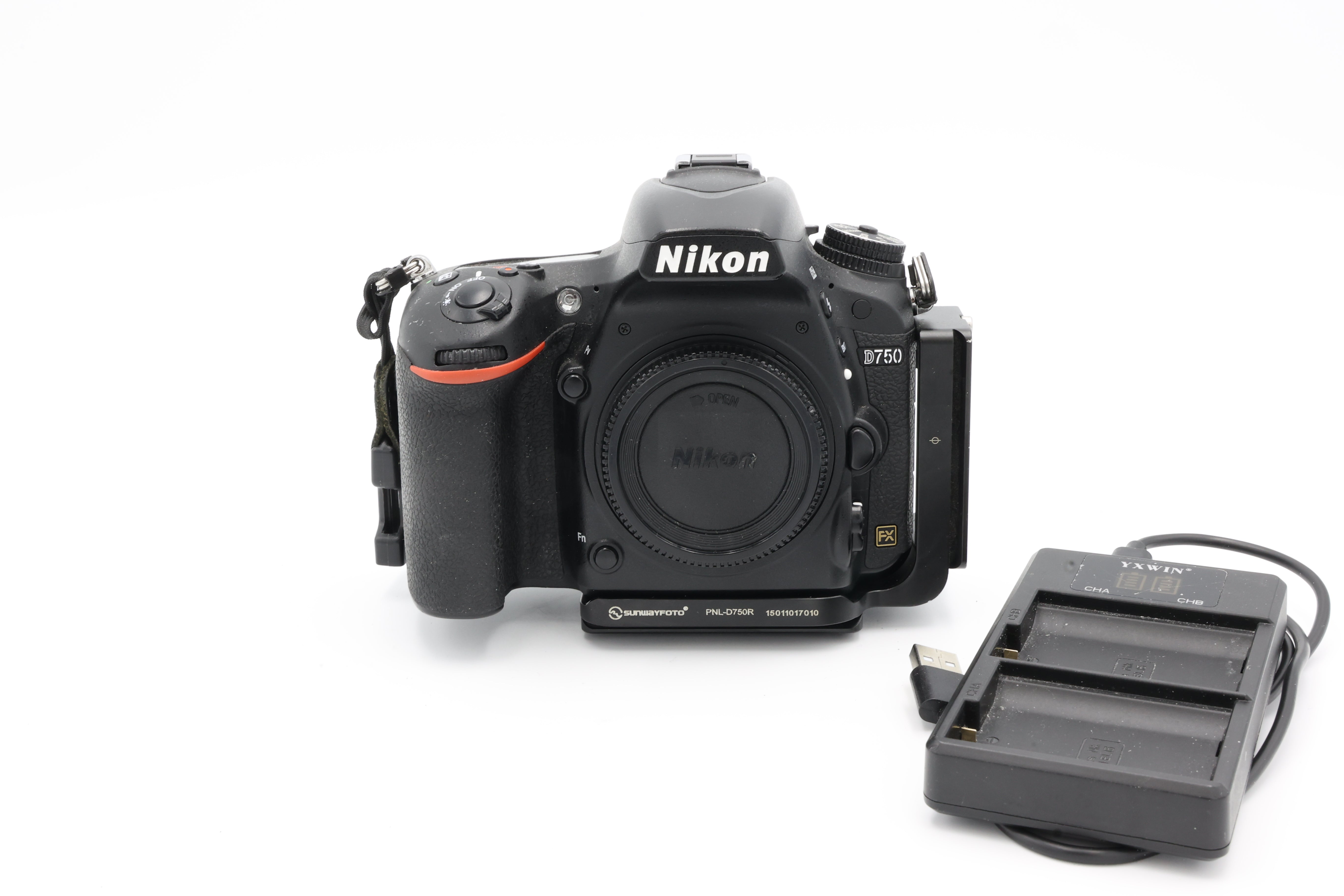 Used Nikon D750 Full-Frame DSLR Camera Body with L-Bracket Plate (#3070041ACP)