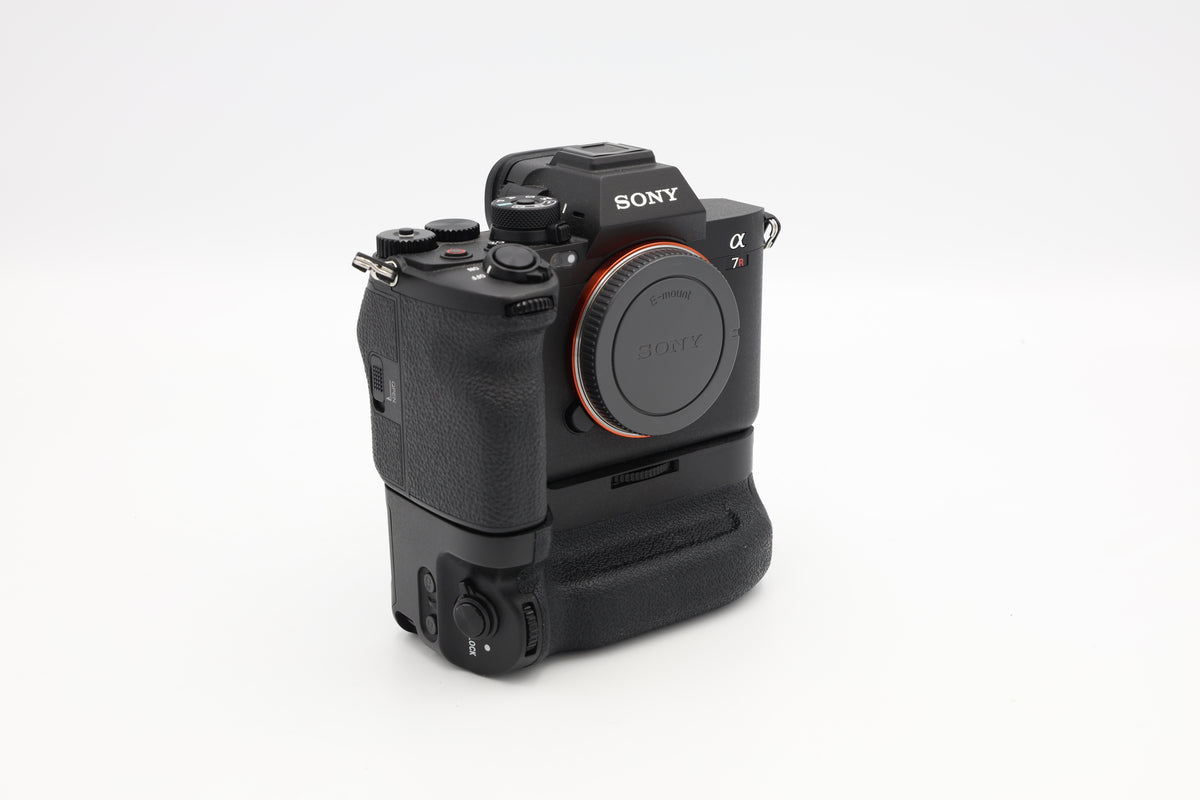 USED Sony A7R V Camera Body w/ Vello Battery Grip (#1360809ACP)
