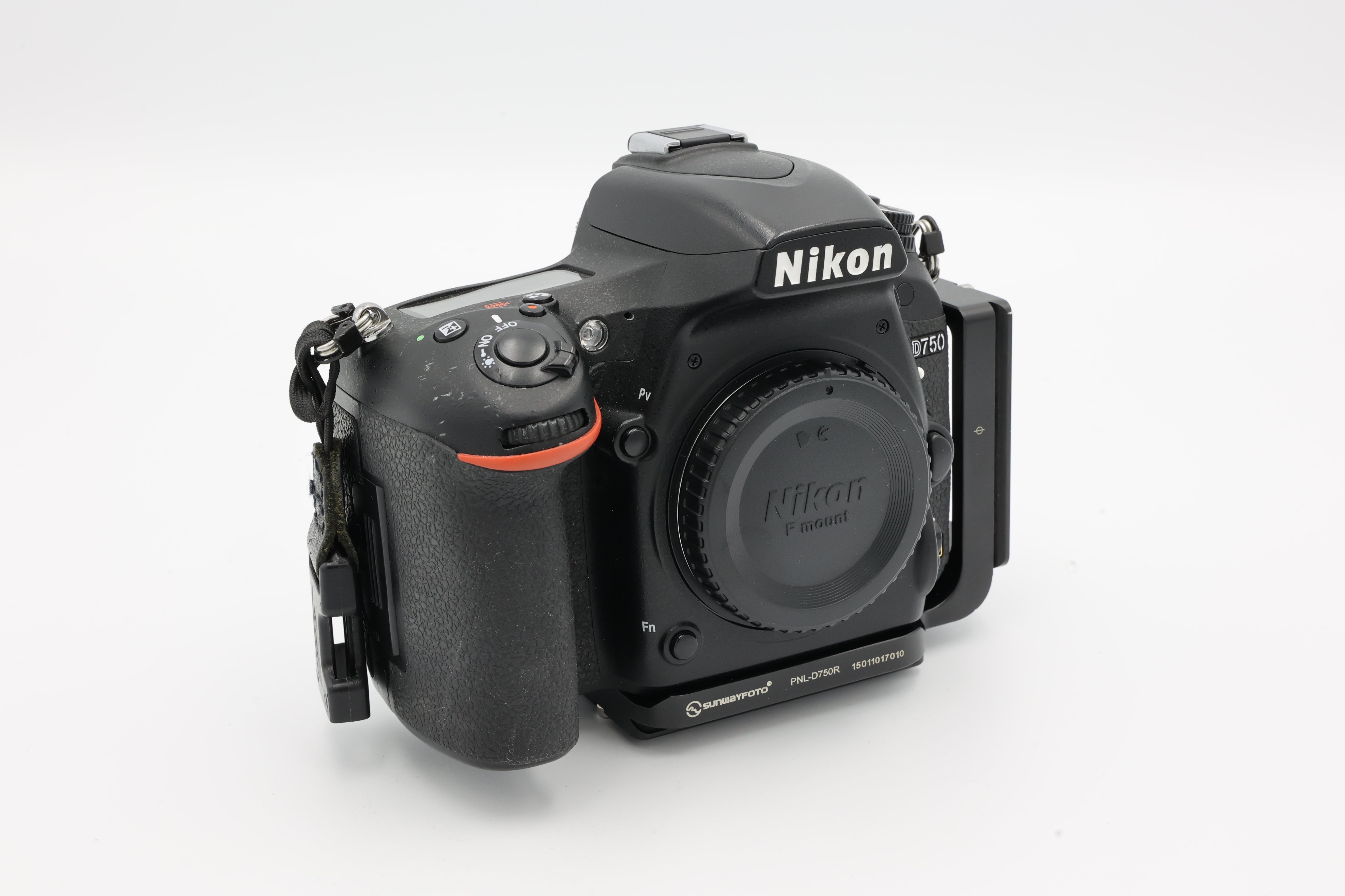 Used Nikon D750 Full-Frame DSLR Camera Body with L-Bracket Plate (#3070041ACP)