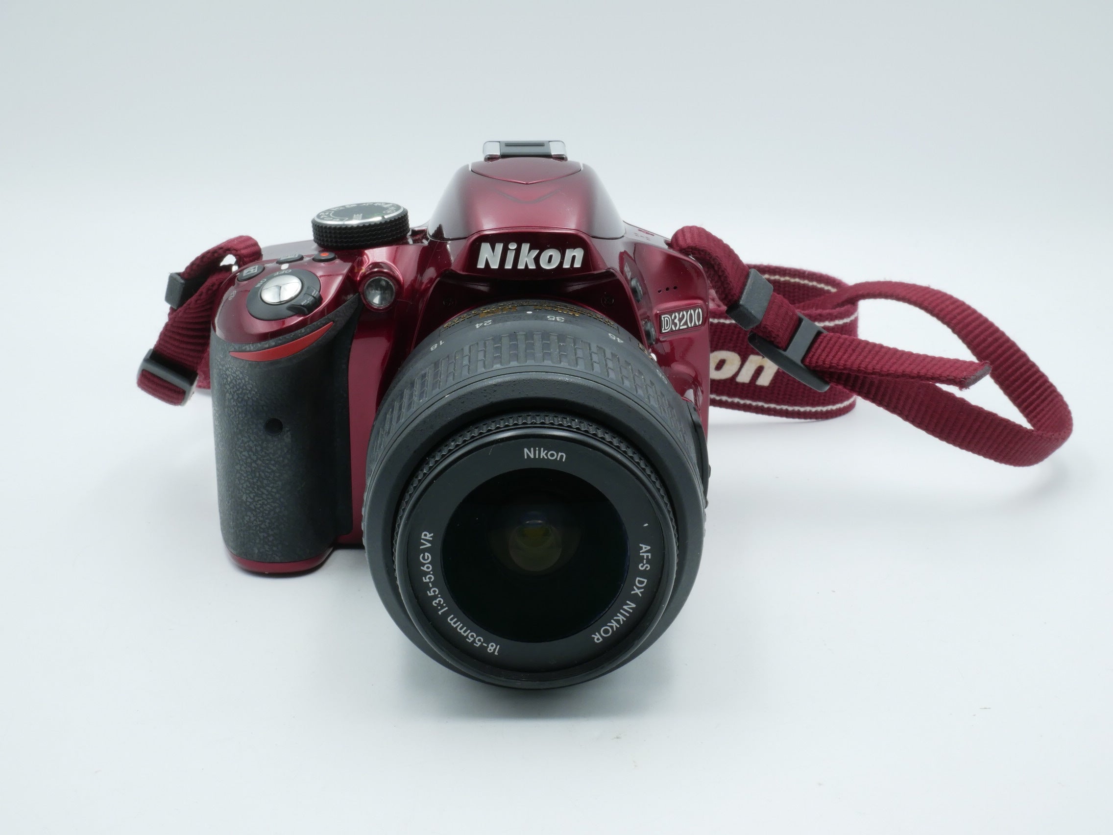 USED Nikon D3200 with 18-55mm (3422886WW)
