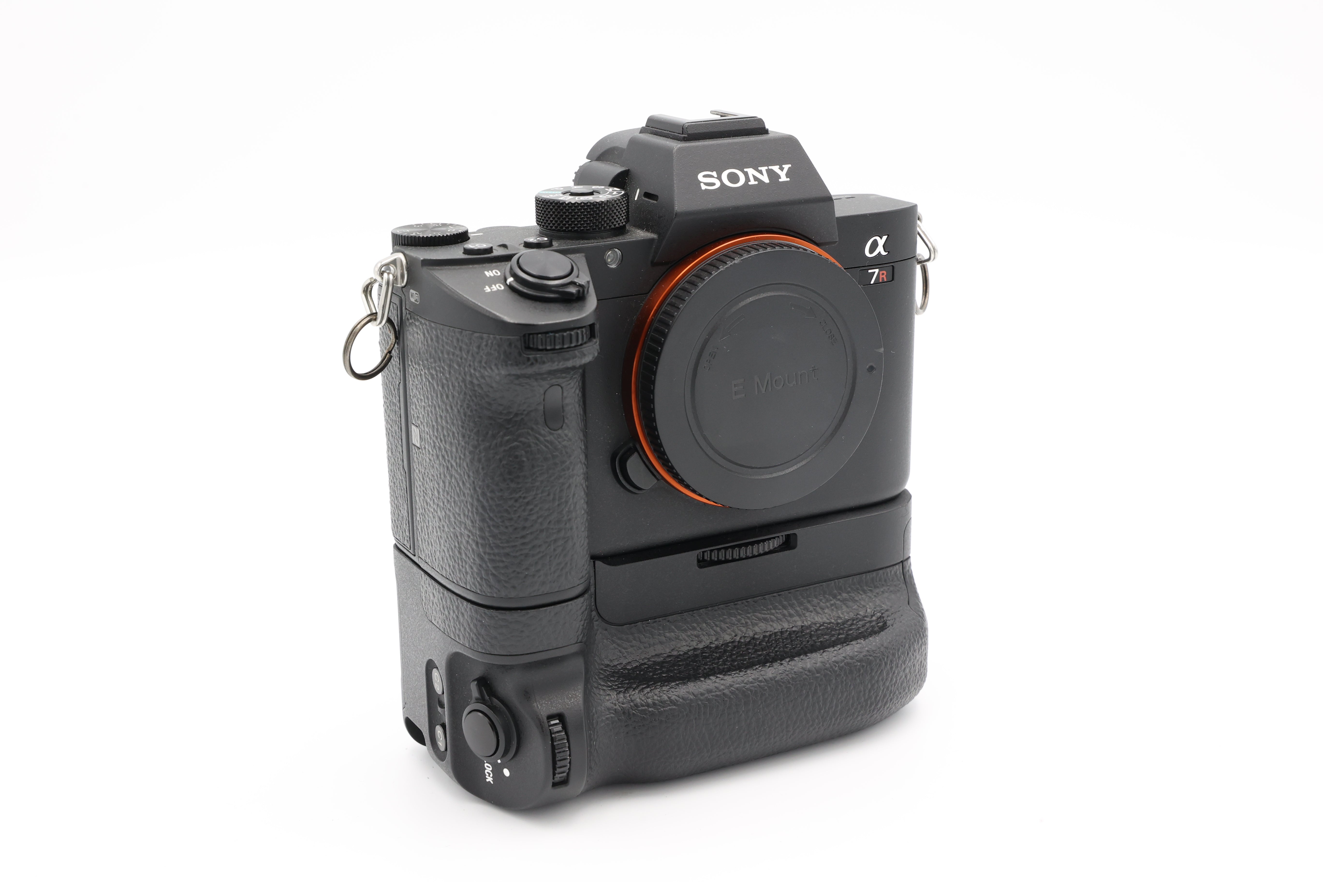 USED Sony A7R III Body with VG-C3EM Battery Grip (#3345321ACP+3394437ACP)
