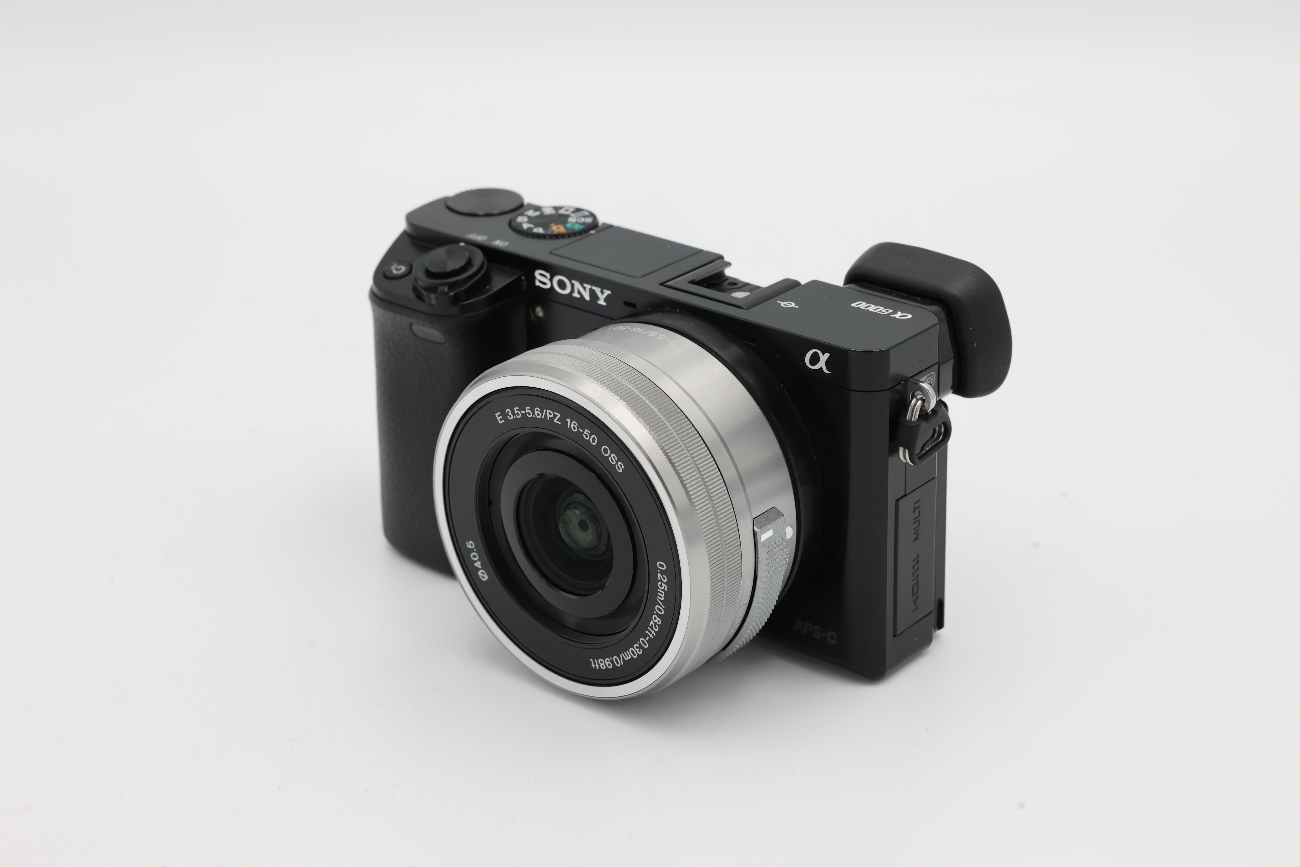 USED Sony A6000 with16-50mm f/3.5-5.6 Lens (#6837499ACP)